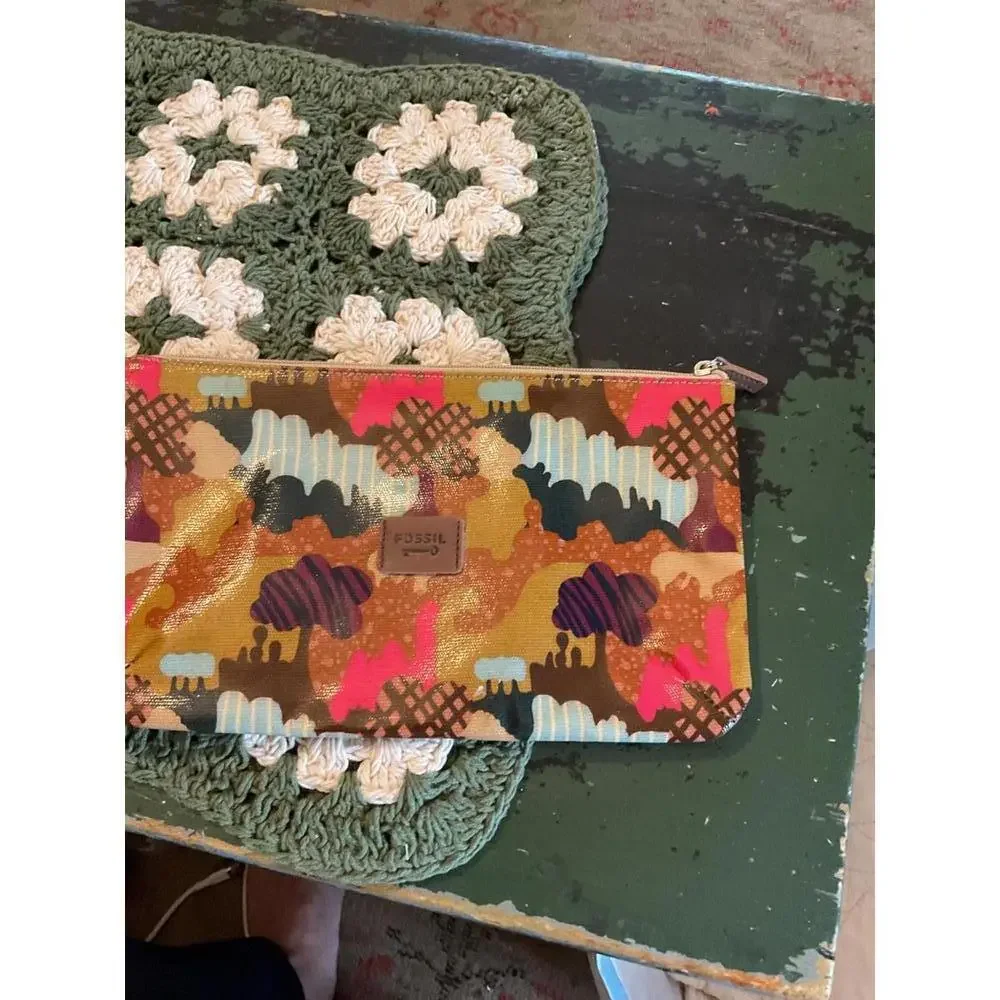 Fossil Colorful Printed Clutch Wallet